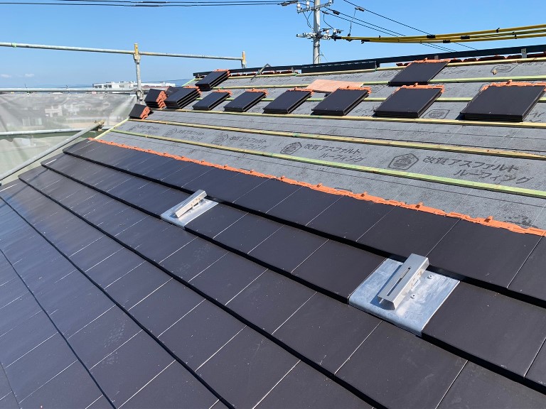 太陽熱を利用して給湯と蓄熱式床暖房ができます ストウ住建